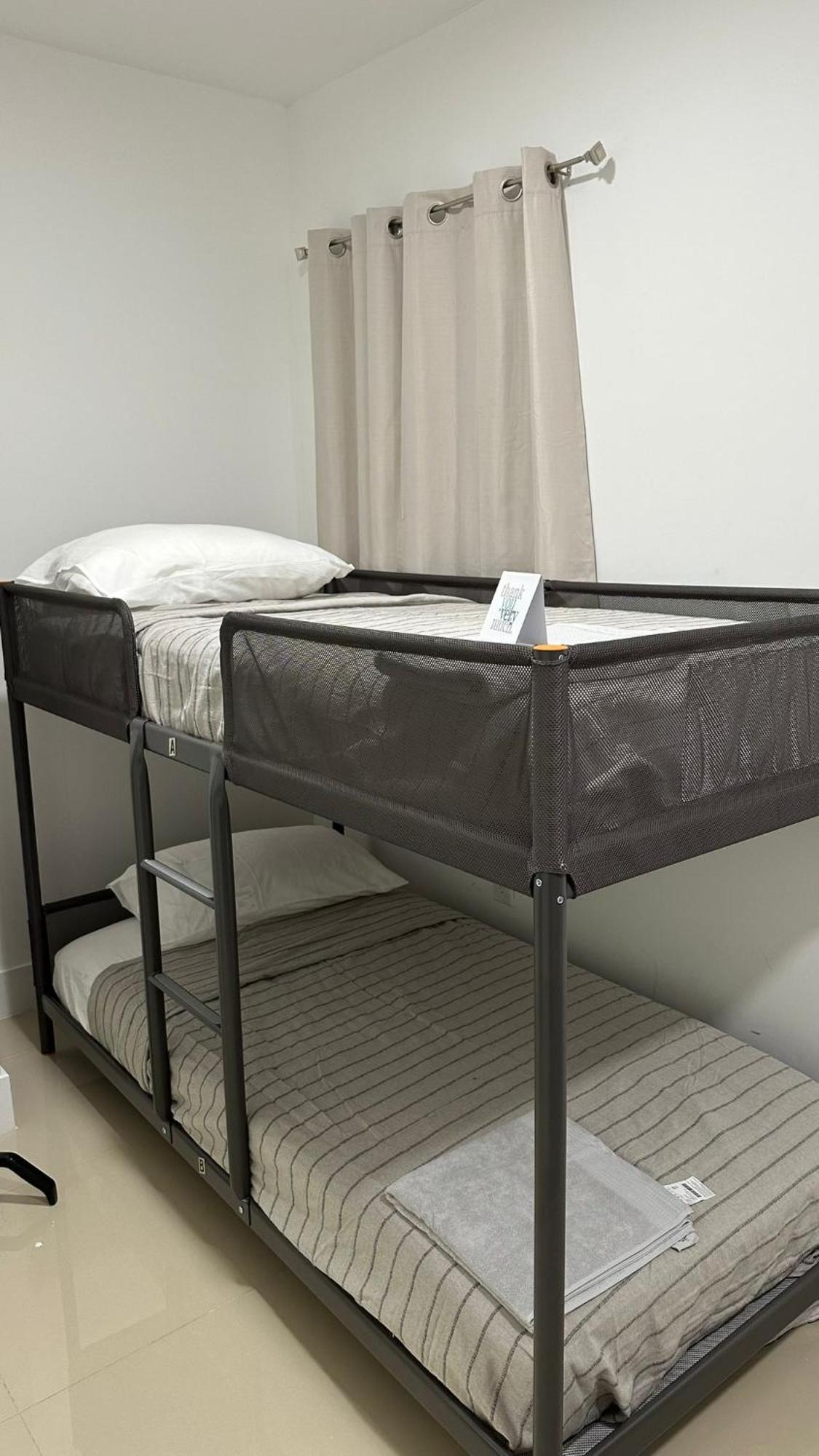 104 Mixed Shared Central, Friendly, Affordable Hostal Miami